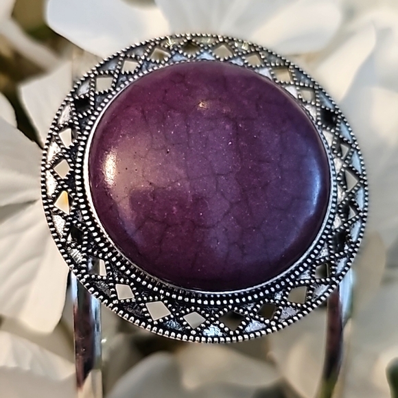 Cuff Bracelet - Picture 4 of 11